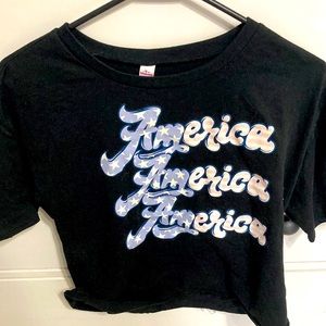 Black cropped t-shirt